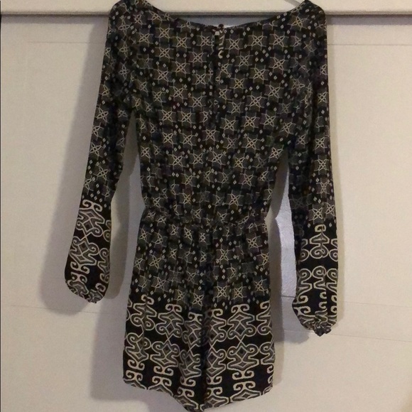 Black Pattern Romper - Picture 2 of 2